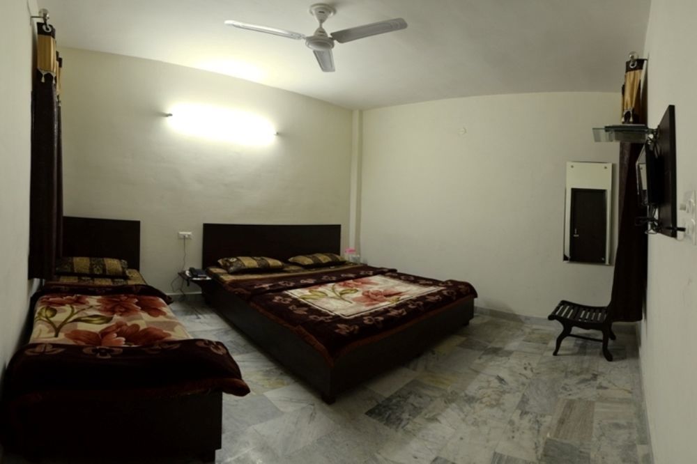 Capital O 4087 Hotel Akaal Residency Amritsar Exterior photo